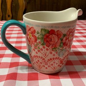 The Pioneer Woman measuring cup